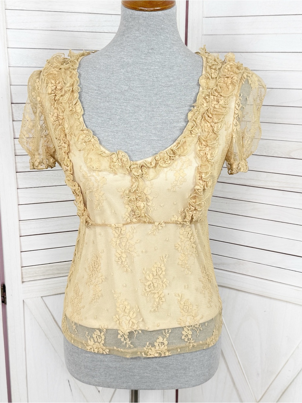 Vintage Y2K Moda International Lace Coquette Fairy Ruffle Top Medium Beige Boho